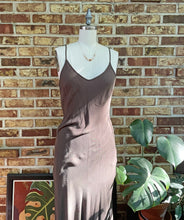 Load image into Gallery viewer, "Queen of the Night" Collier