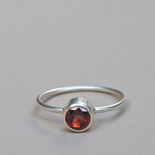 Load image into Gallery viewer, Garnet Solitaire Ring
