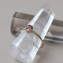Load image into Gallery viewer, Petit-Solitaire Ring in Rose Zircon
