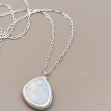 Load image into Gallery viewer, Moonlight Reflection Necklace
