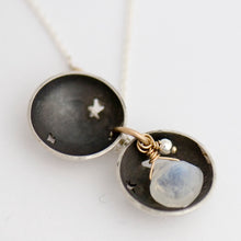 Load image into Gallery viewer, Moon &amp; Stars Locket

